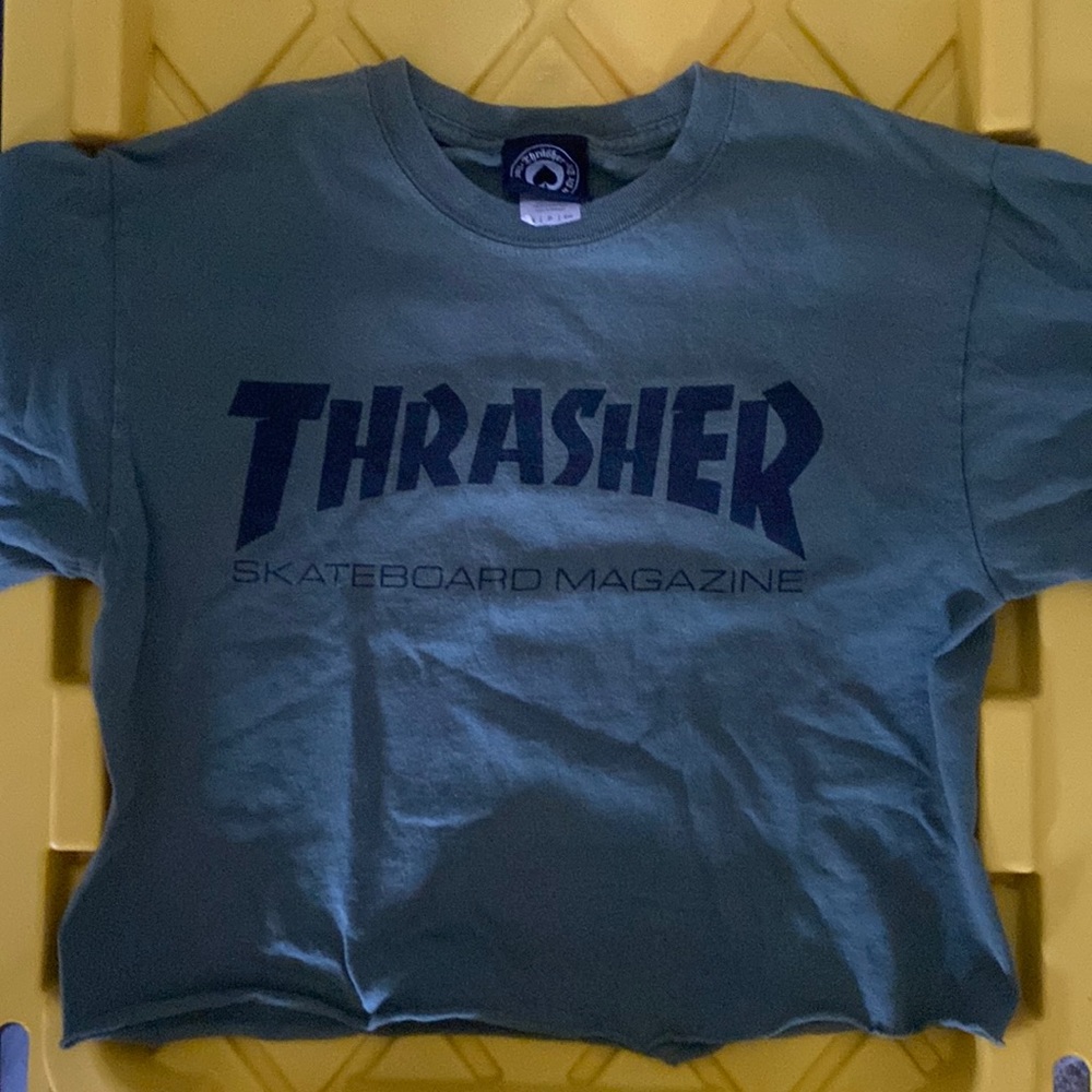 Green cropped thrasher Tee